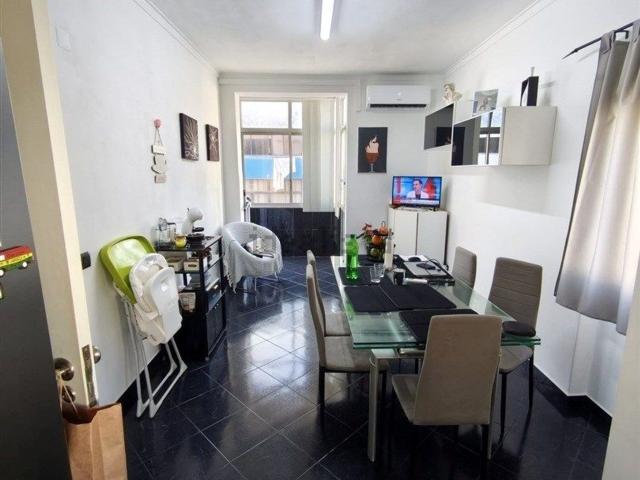 Apartamento, Amora