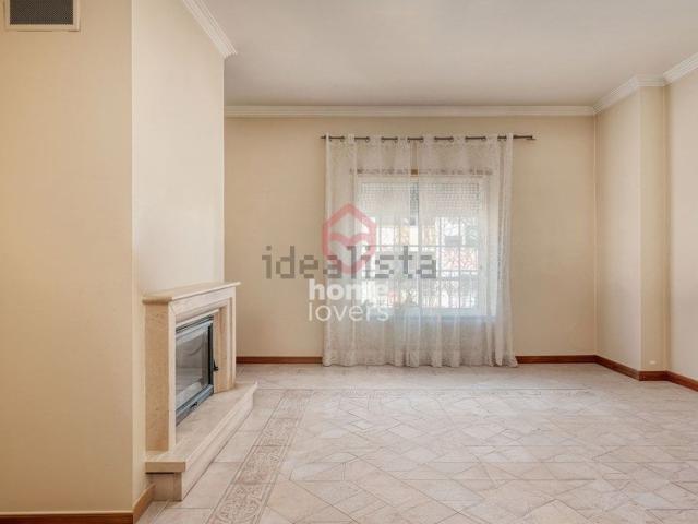 Apartamento, Amora