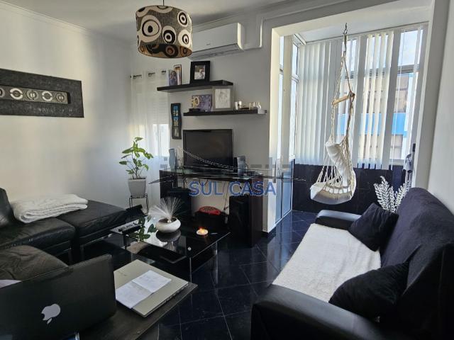 Apartamento, Amora