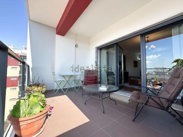 Apartamento, Amora