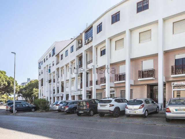 Apartamento, Amora