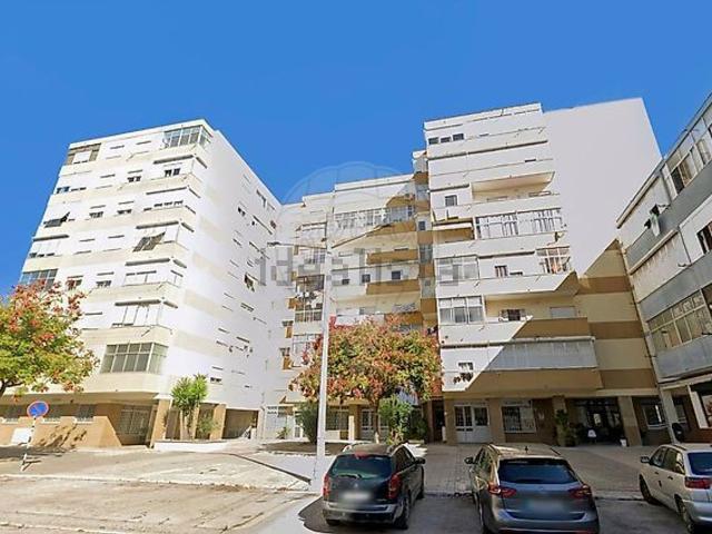 Apartamento, Amora