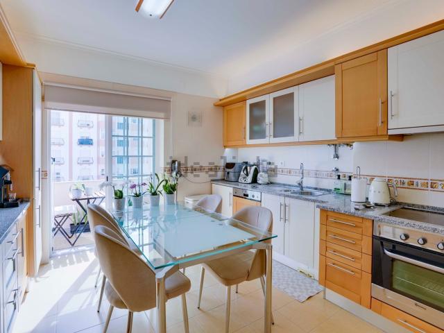 Apartamento, Amora
