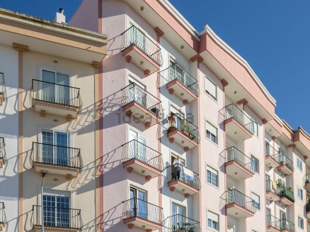 Apartamento, Amora