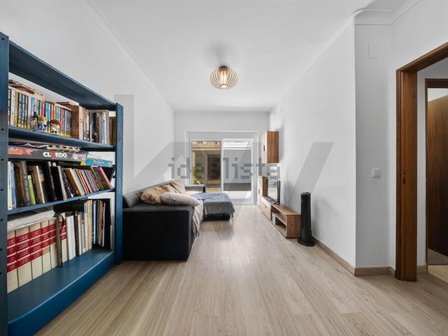 Apartamento, Amora