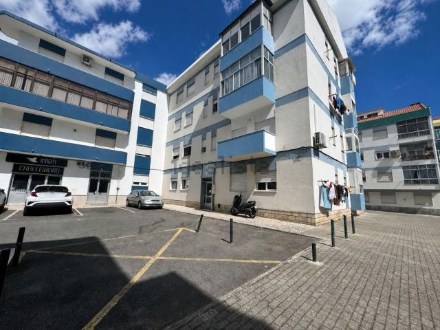 Apartamento, Amora