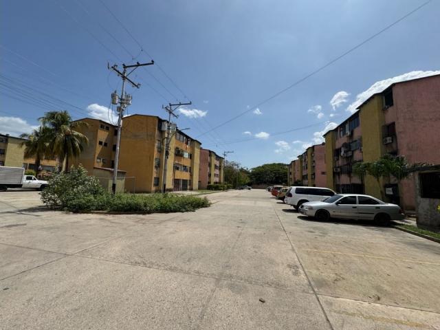 Apartamento Amplio y Remodelado Urb Laguna de Coropo Edo Aragua