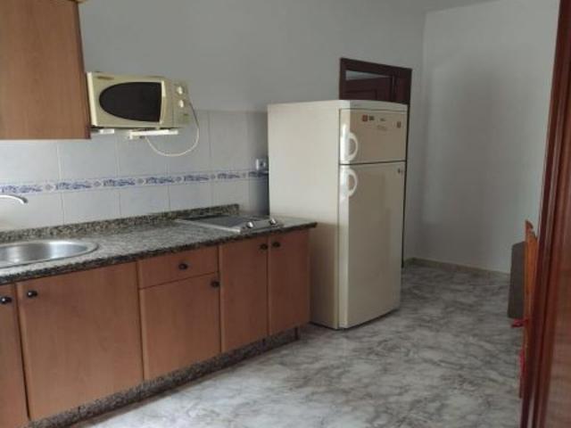 APARTAMENTO AMUEBLADO CON ASCENSOR JUNTO A LA ESTACION DE RENFE