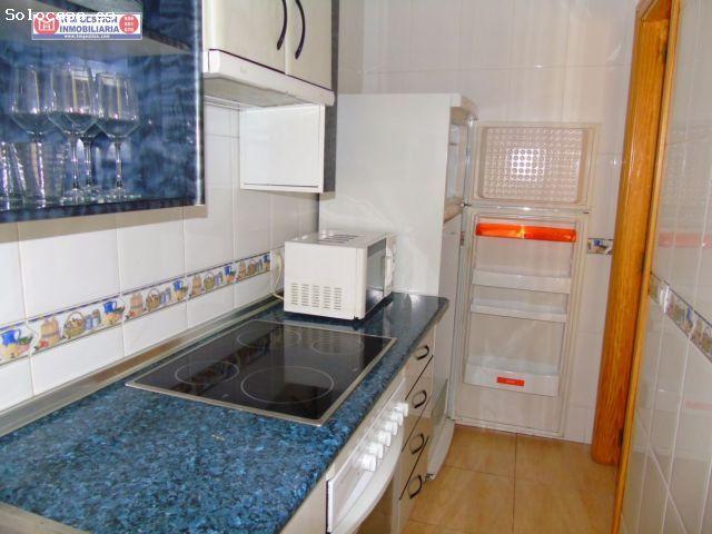 Apartamento amueblado con un dormitorio, baño completo, cocina independiente, calefacción eléctrica