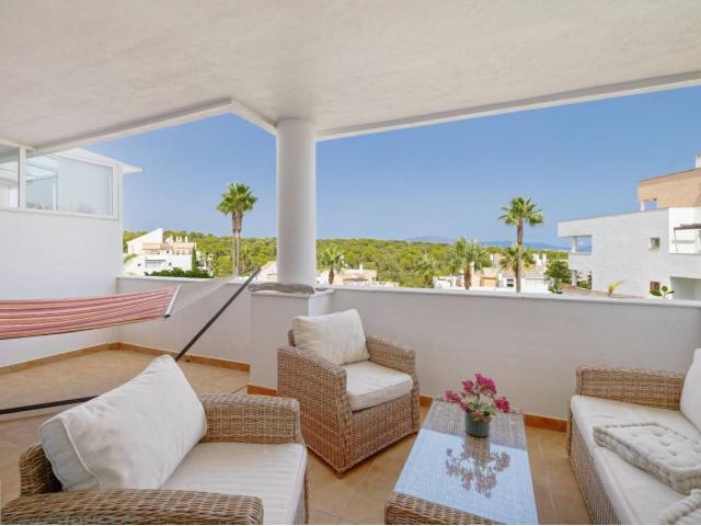 Apartamento amueblado y con terraza cubierta en La Alcaidesa 108m² La Línea de la Concepción
