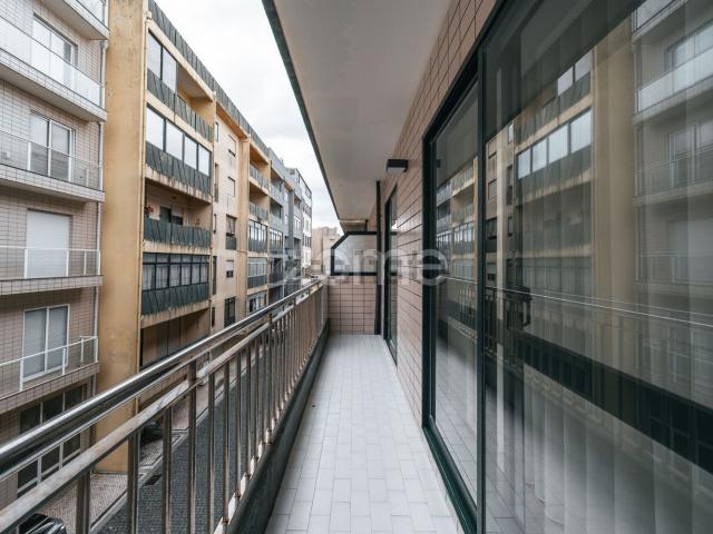 Apartamento, Aver o Mar Amorim Terroso