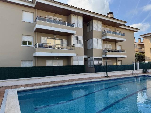 Apartamento bajo en el centro de Playa de Aro para reformar