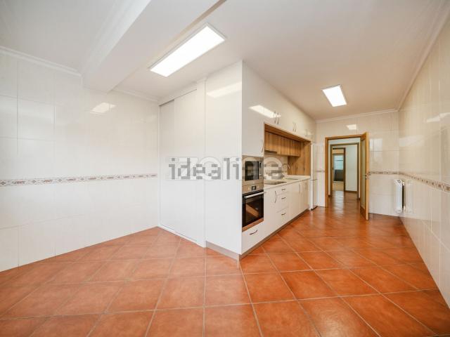 Apartamento, Basto São Clemente