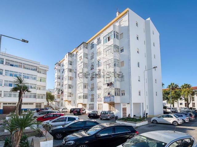 Apartamento, Bensafrim e Barão de São João