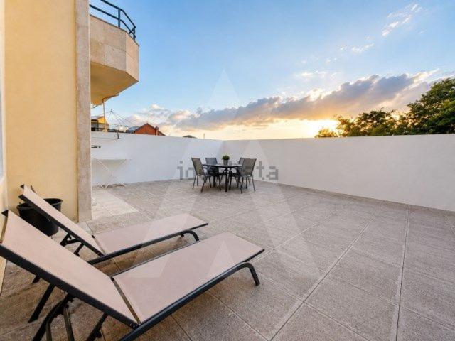 Apartamento, Bustos Troviscal Mamarrosa