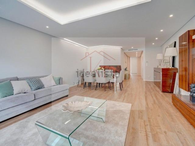 Apartamento, Carcavelos e Parede