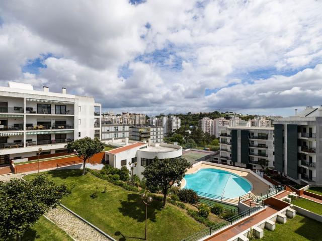 Apartamento, Carnaxide e Queijas