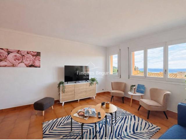 Apartamento céntrico con licencia turística y parking en Beg. 110m² Begur