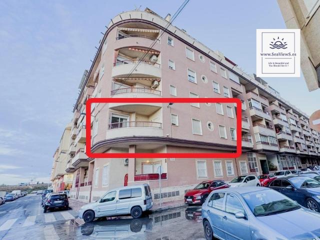 Apartamento céntrico, luminoso y espacioso 88 m2 1.ª planta con 3 dormitorios, 2 baños, balcón al suroeste ¡y a solo 500 m de la playa!