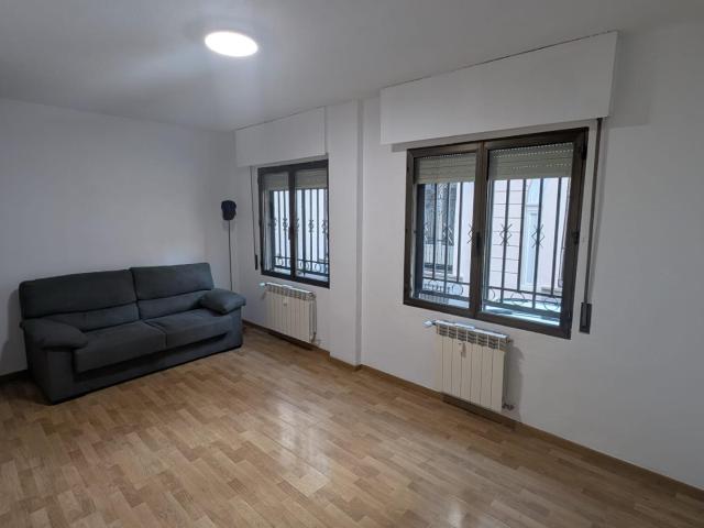 Apartamento CÉNTRICO semirreformado, entre SOL y ATOCHA