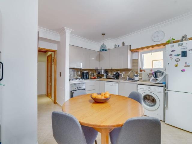 Apartamento, Charneca da Caparica e Sobreda