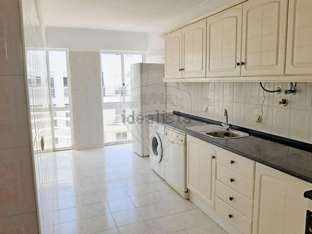 Apartamento, Charneca da Caparica e Sobreda