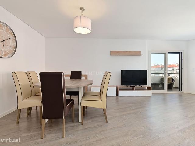 Apartamento com 3 quartos, vista mar, na Parede, Cascais