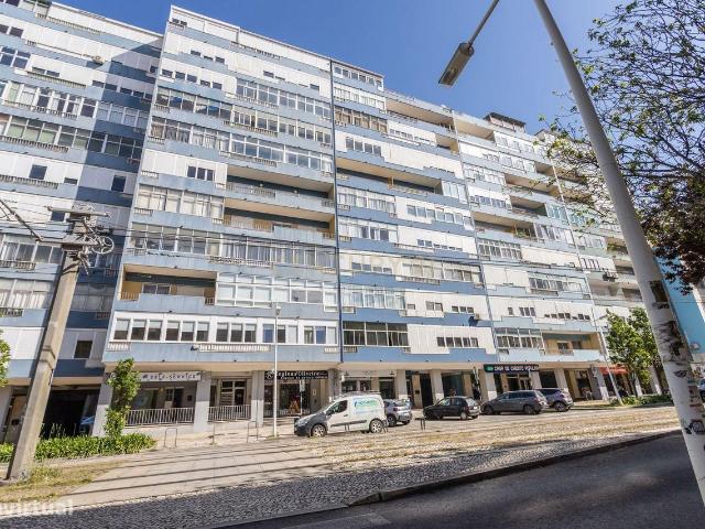 Apartamento com 3 quartos Vista Rio Centro de Almada