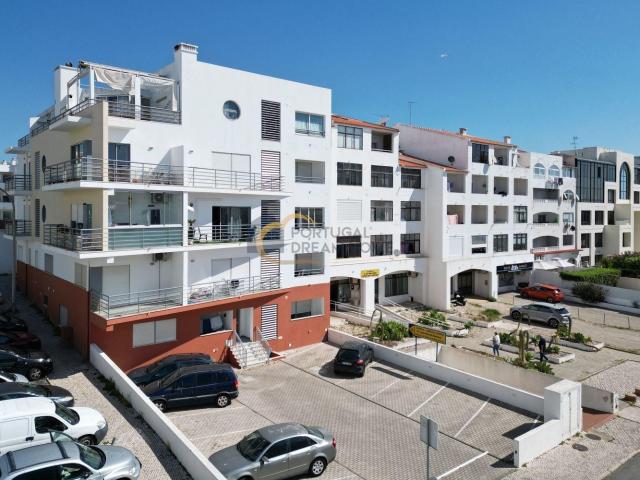 Apartamento com 2 quartos em zona central, vista mar, arreca. 103m² Albufeira Olhos de Água