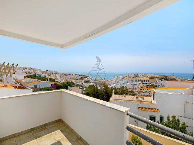 Apartamento com 2 Quartos, Garagem e a Vista Mar em Albufeira, Albufeira, Albufeira