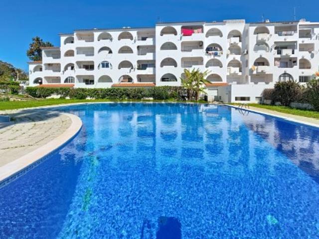 Apartamento com 2 quartos recentemente renovado para venda em Albufeira