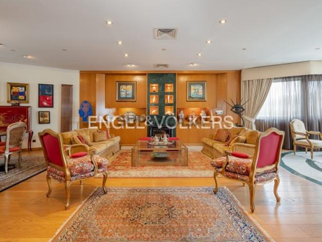 Apartamento com 7 assoalhadas em Entrecampos