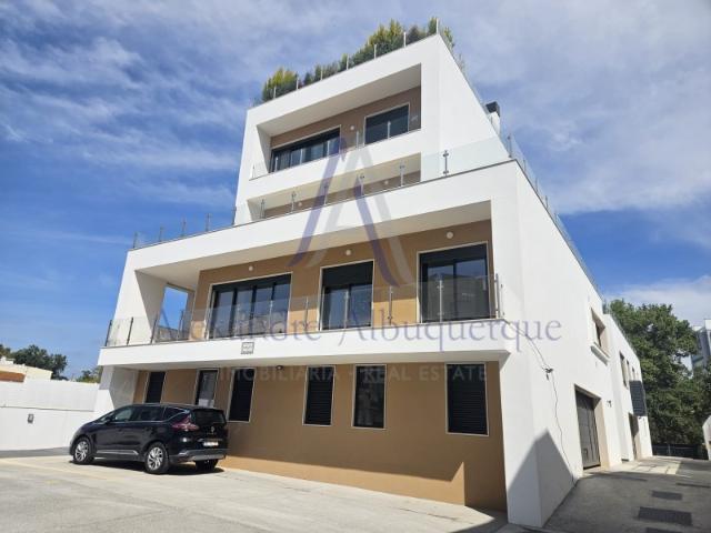 Apartamento com 4 assoalhadas em zona histórica de Setúbal