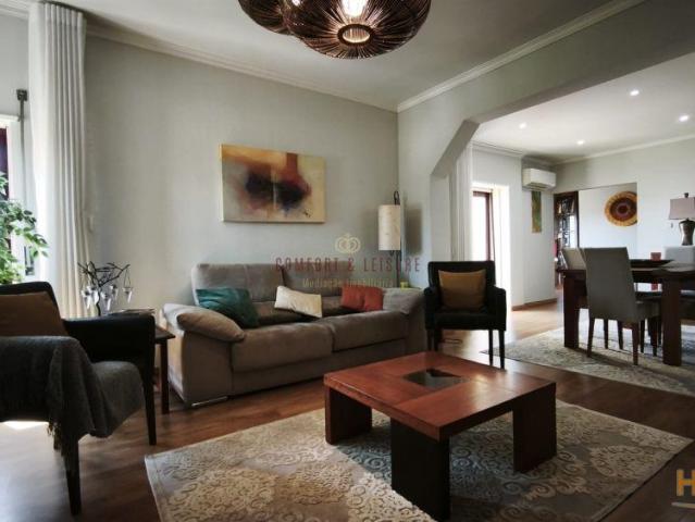 Apartamento com 4 quartos, 2 wc, parqueamento e arrecadação na Ramada, Odivelas | 26064092122
