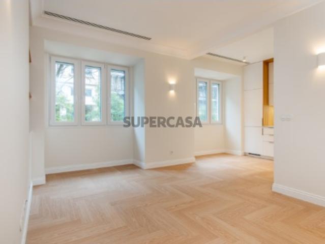 Apartamento com garagem à venda em Rua Castilho 59