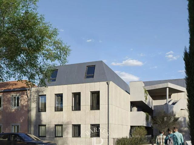 Apartamento com dois quartos e varanda 80m² Porto