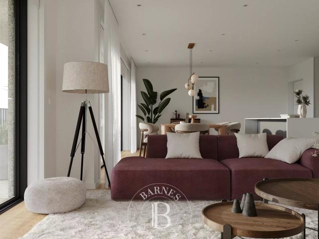 Apartamento com dois quartos e varanda 80m² Porto