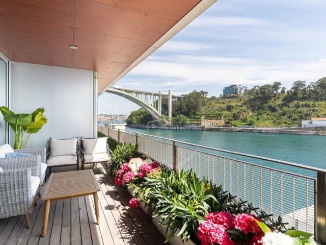 Apartamento com magníficas vistas panorâmicas sobre o Rio Douro