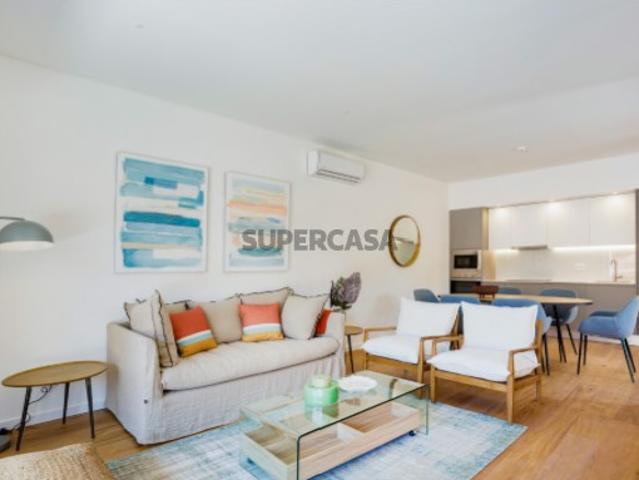 Apartamento com piscina comum, localizado entre o Carvoeiro e Ferragudo