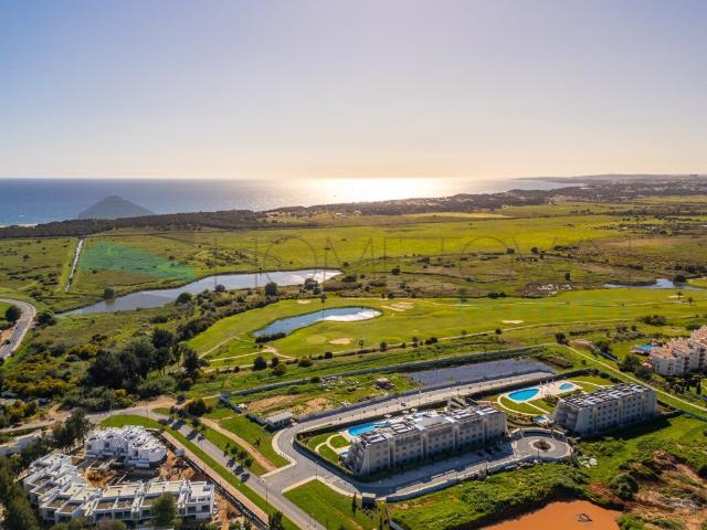 Apartamento com vista deslumbrante sobre o Golfe, no coração. 90m² Vilamoura
