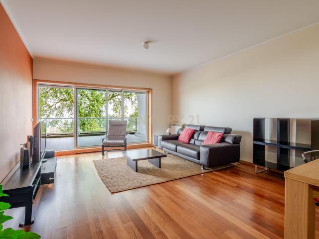 Apartamento com Vista em Vila Nova de Gaia Oportunidade Única na Quinta de Cravel