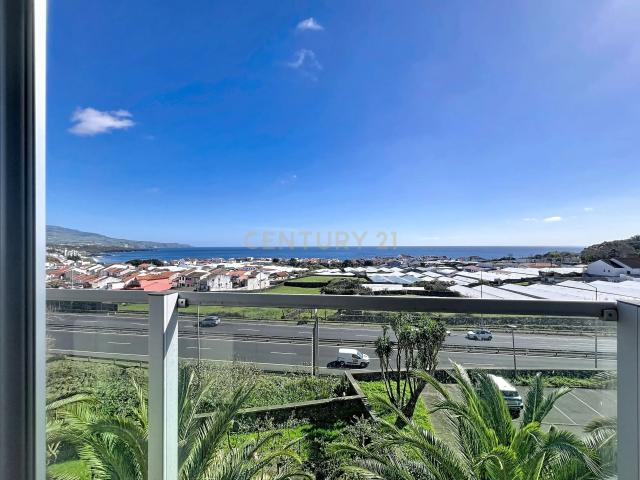 Apartamento com Vista Mar próximo das praias e Ponta Delgada