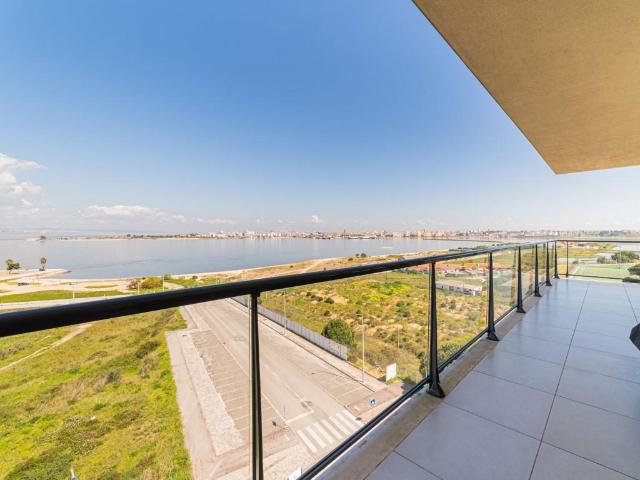 Apartamento com vista sobre o rio e grande terraço, em condo. 162m² Seixal, Arrentela e Aldeia de Paio Pires