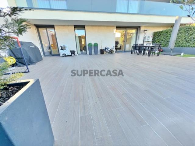 Apartamento como NOVO T4 Terraço, Piscina e 3 parqueamentos no Centro de Torres Vedras