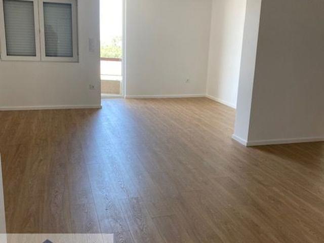 Apartamento Completamente Renovado