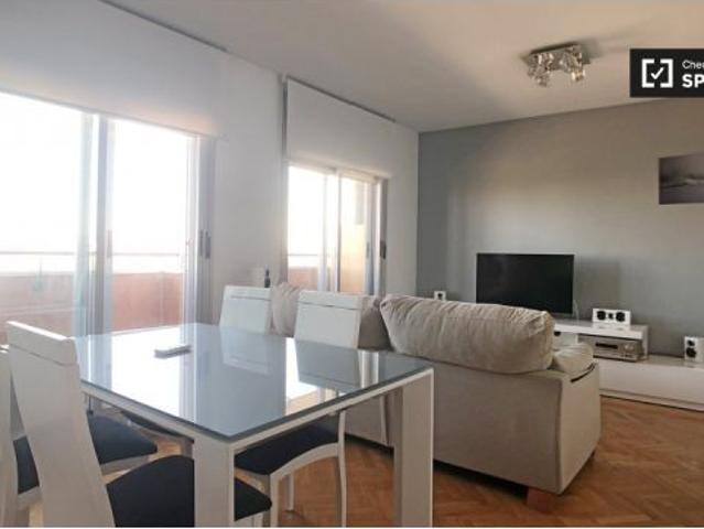 Apartamento contemporáneo de 2 habitaciones en alquiler en Villaverde
