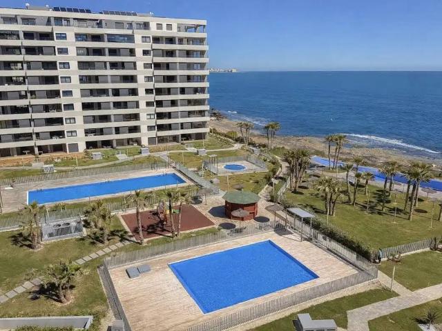 Apartamento contemporáneo en sexto piso con vistas impresion. 90m² Punta Prima