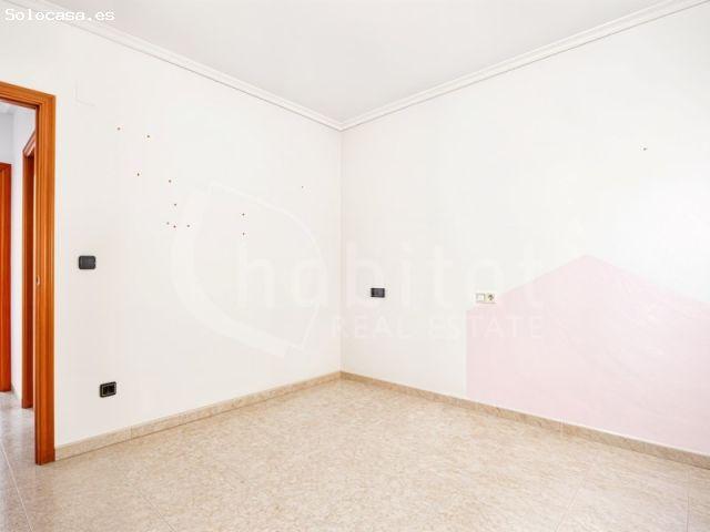 Apartamento con 3 dormitorios y vistas a Las Salinas a la venta en Los
