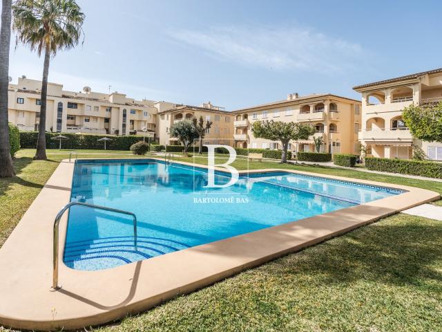 Apartamento con 2 terrazas y vistas parciales al mar en Mont. 106m² Jávea Xabia