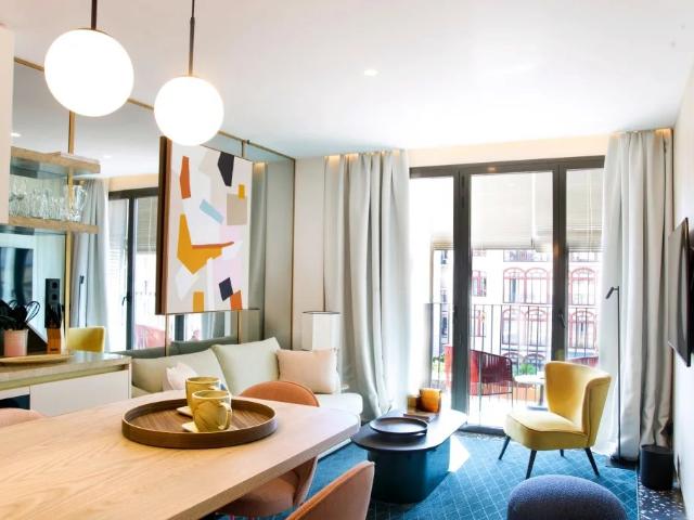 Apartamento con 2 habitaciones con terraza privada en el distrito del Eixample de Barcelona